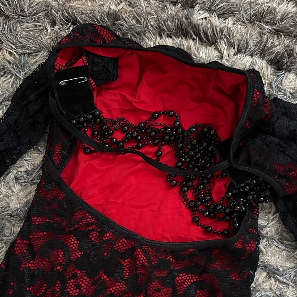 Elegant Black and Red Open-Back Long-Sleeve Lace Mini Dress, Size S/M - Picture 5 of 6